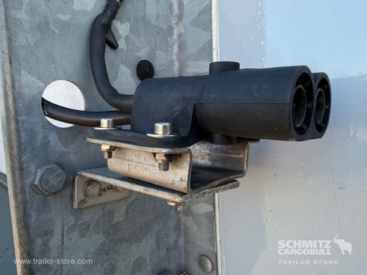 GROENEWEGEN Oplegger Kasten Standard Taillift - Félpótkocsi dobozos: 3 kép. GROENEWEGEN Oplegger Kasten Standard Taillift - Félpótkocsi dobozos: 3 kép.