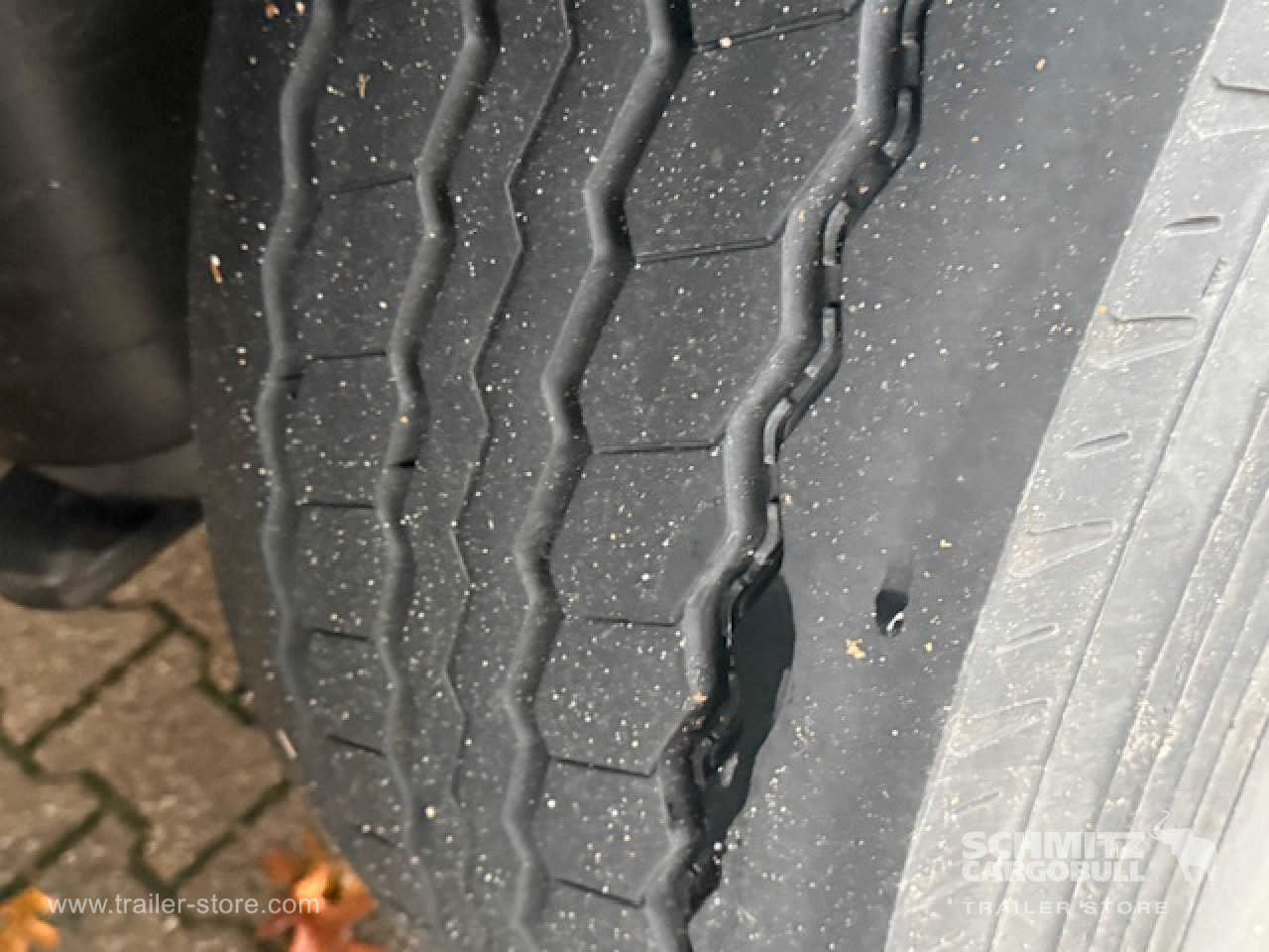 SCHMITZ Oplegger Kasten Standard - Félpótkocsi dobozos: 3 kép. SCHMITZ Oplegger Kasten Standard - Félpótkocsi dobozos: 3 kép.