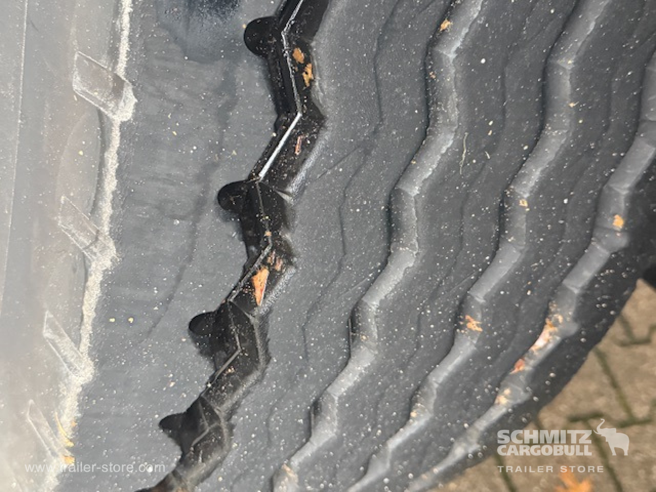 SCHMITZ Oplegger Kasten Standard - Félpótkocsi dobozos: 2 kép. SCHMITZ Oplegger Kasten Standard - Félpótkocsi dobozos: 2 kép.