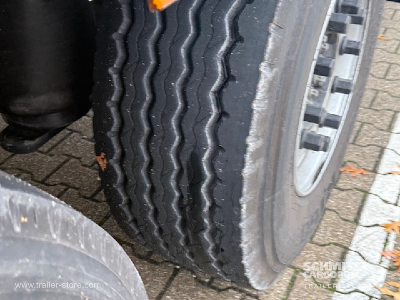 SCHMITZ Oplegger Kasten Standard - Félpótkocsi dobozos: 4 kép. SCHMITZ Oplegger Kasten Standard - Félpótkocsi dobozos: 4 kép.