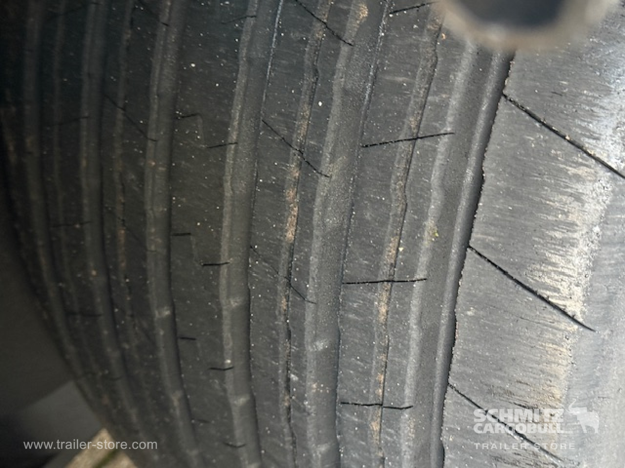 SCHMITZ Oplegger Schuifzeil Mega - Ponyvás félpótkocsi: 4 kép. SCHMITZ Oplegger Schuifzeil Mega - Ponyvás félpótkocsi: 4 kép.