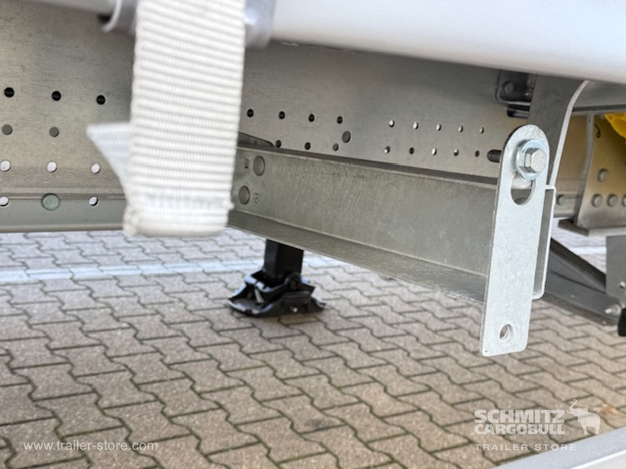 SCHMITZ Oplegger Schuifzeil Mega - Ponyvás félpótkocsi: 4 kép. SCHMITZ Oplegger Schuifzeil Mega - Ponyvás félpótkocsi: 4 kép.