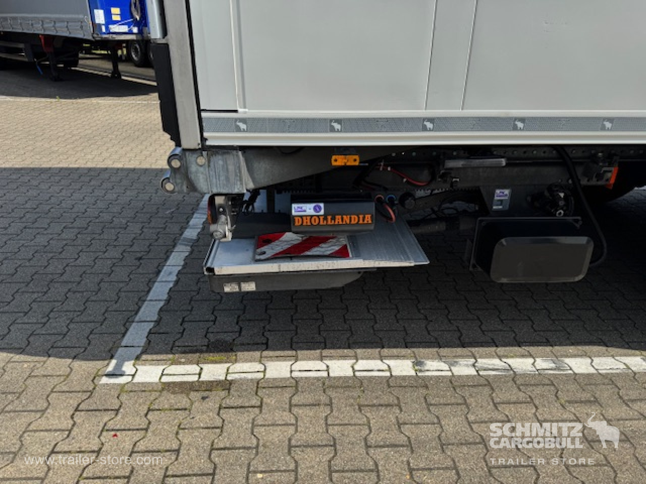 SCHMITZ Oplegger Vries Multitemp Taillift - Félpótkocsi hőszigetelt: 4 kép. SCHMITZ Oplegger Vries Multitemp Taillift - Félpótkocsi hőszigetelt: 4 kép.