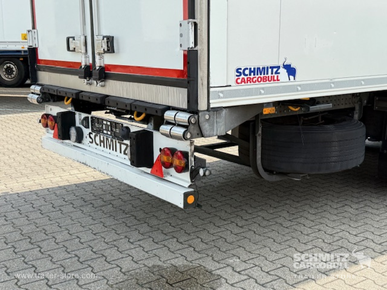 SCHMITZ Oplegger Vries Standard - Félpótkocsi hőszigetelt: 2 kép. SCHMITZ Oplegger Vries Standard - Félpótkocsi hőszigetelt: 2 kép.