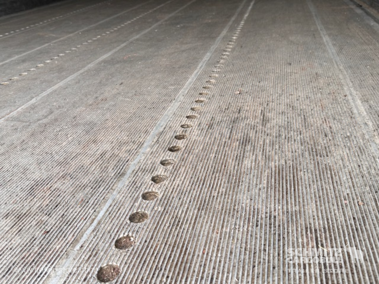 SCHMITZ Oplegger Vries Standard Taillift - Félpótkocsi hőszigetelt: 5 kép. SCHMITZ Oplegger Vries Standard Taillift - Félpótkocsi hőszigetelt: 5 kép.