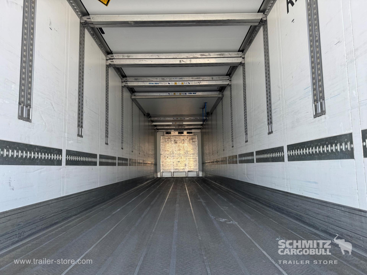 SCHMITZ Reefer Multitemp Double deck - Félpótkocsi hőszigetelt: 4 kép. SCHMITZ Reefer Multitemp Double deck - Félpótkocsi hőszigetelt: 4 kép.
