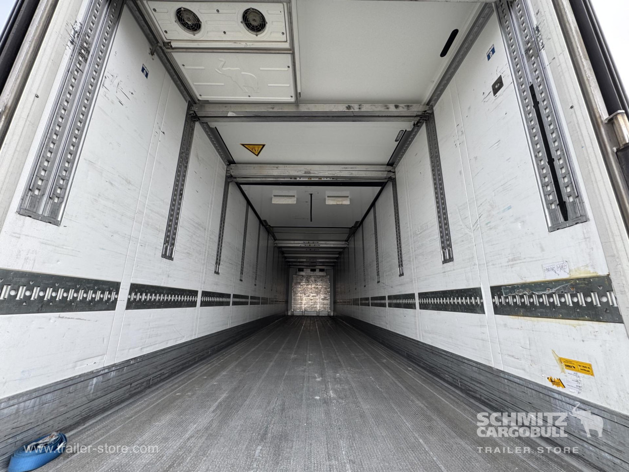 SCHMITZ Reefer Multitemp - Félpótkocsi hőszigetelt: 4 kép. SCHMITZ Reefer Multitemp - Félpótkocsi hőszigetelt: 4 kép.