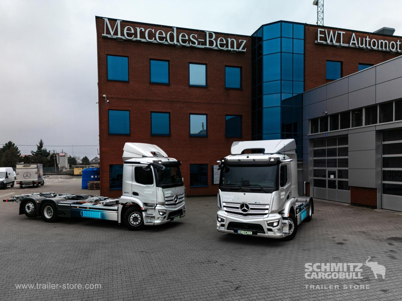 MERCEDES-BENZ - Cserefelépítményes teherautó, Elektromos teherautó: 5 kép. MERCEDES-BENZ - Cserefelépítményes teherautó, Elektromos teherautó: 5 kép.