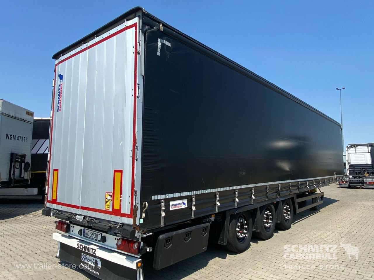 SCHMITZ Curtainsider Mega - Ponyvás félpótkocsi: 3 kép. SCHMITZ Curtainsider Mega - Ponyvás félpótkocsi: 3 kép.