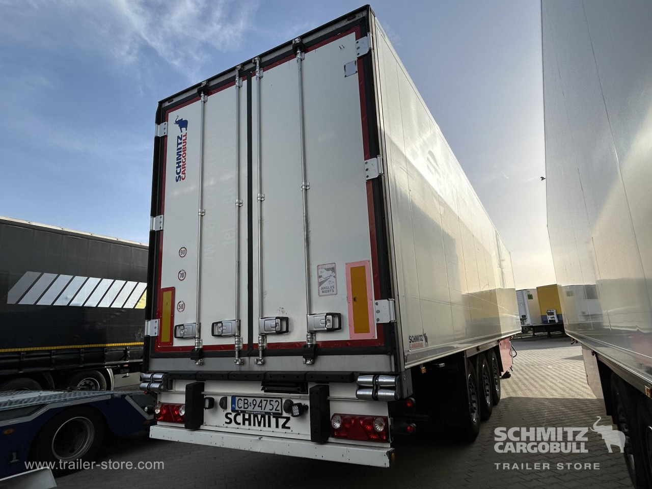 SCHMITZ Reefer Standard - Félpótkocsi hőszigetelt: 5 kép. SCHMITZ Reefer Standard - Félpótkocsi hőszigetelt: 5 kép.