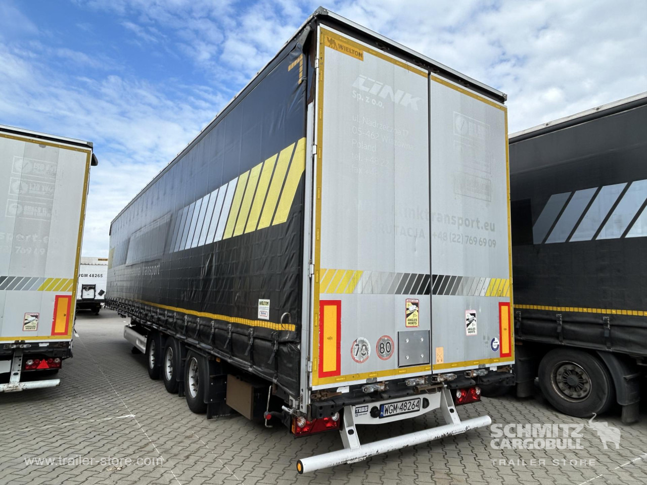 WIELTON Curtainsider Mega - Ponyvás félpótkocsi: 2 kép. WIELTON Curtainsider Mega - Ponyvás félpótkocsi: 2 kép.