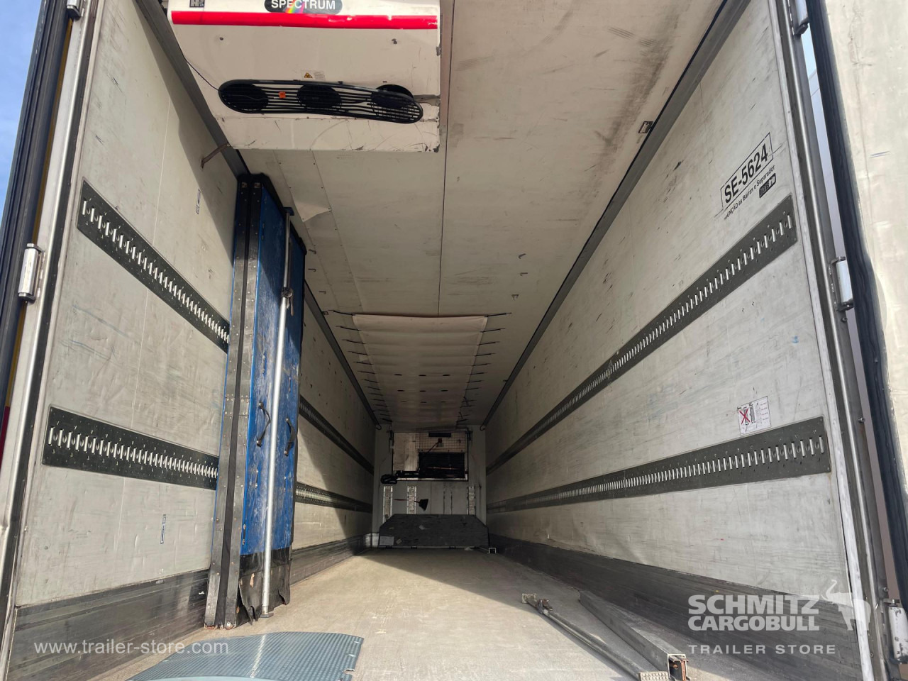 KRONE Reefer Standard - Félpótkocsi hőszigetelt: 3 kép. KRONE Reefer Standard - Félpótkocsi hőszigetelt: 3 kép.