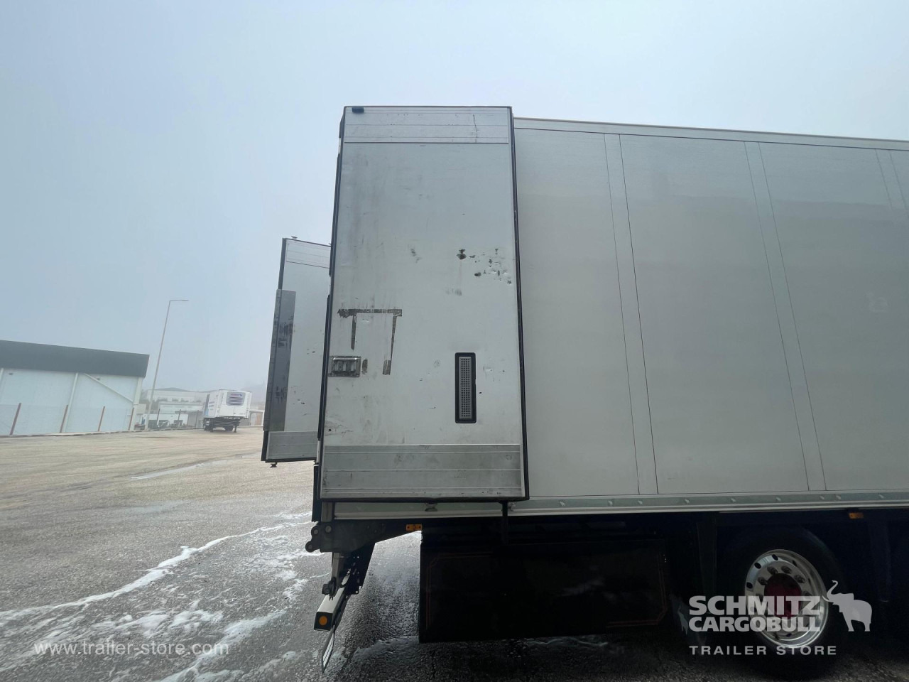 SCHMITZ Reefer Multitemp - Félpótkocsi hőszigetelt: 4 kép. SCHMITZ Reefer Multitemp - Félpótkocsi hőszigetelt: 4 kép.