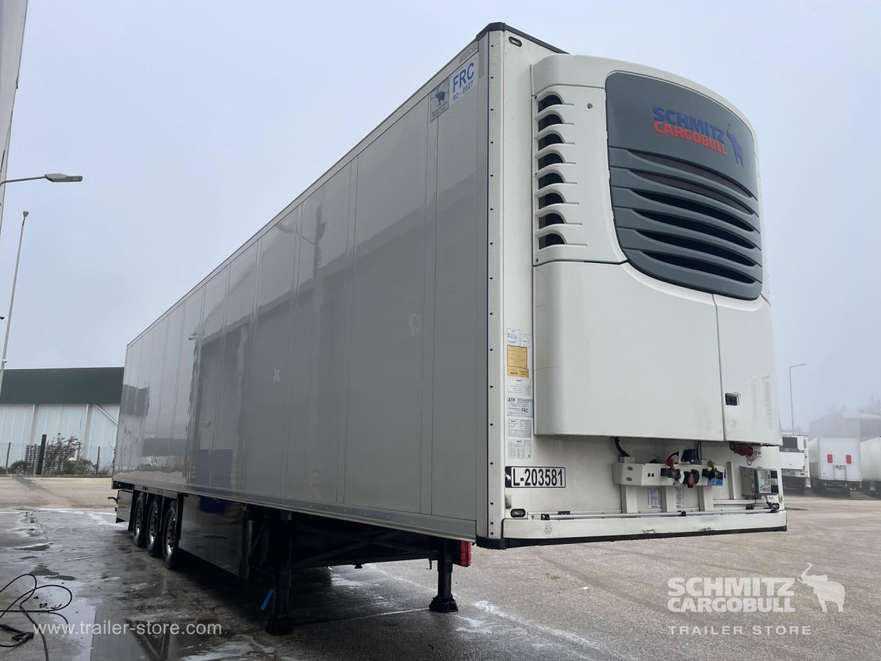 SCHMITZ Reefer Multitemp - Félpótkocsi hőszigetelt: 1 kép. SCHMITZ Reefer Multitemp - Félpótkocsi hőszigetelt: 1 kép.