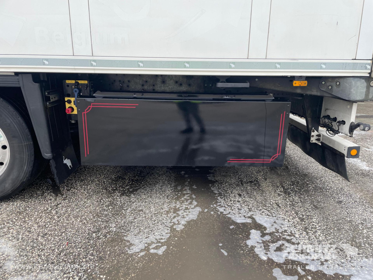 SCHMITZ Reefer Multitemp - Félpótkocsi hőszigetelt: 3 kép. SCHMITZ Reefer Multitemp - Félpótkocsi hőszigetelt: 3 kép.