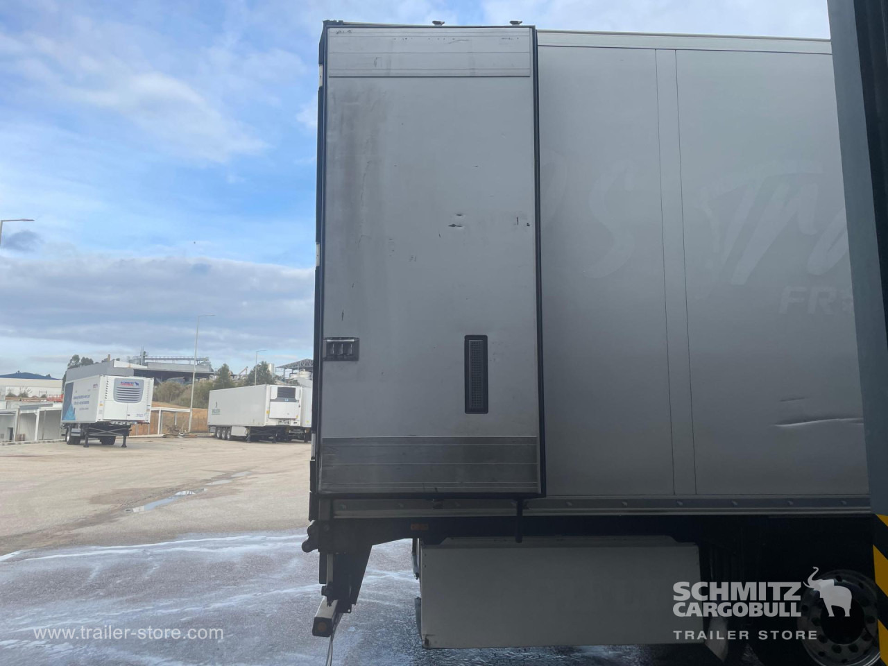 SCHMITZ Reefer Multitemp - Félpótkocsi hőszigetelt: 4 kép. SCHMITZ Reefer Multitemp - Félpótkocsi hőszigetelt: 4 kép.