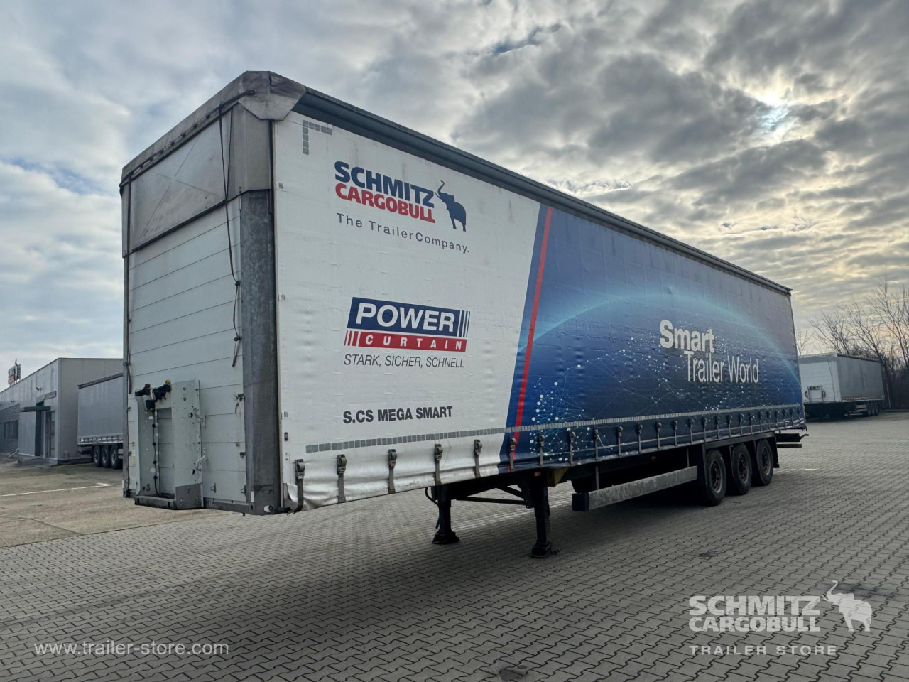 SCHMITZ Curtainsider Mega - Ponyvás félpótkocsi: 4 kép. SCHMITZ Curtainsider Mega - Ponyvás félpótkocsi: 4 kép.