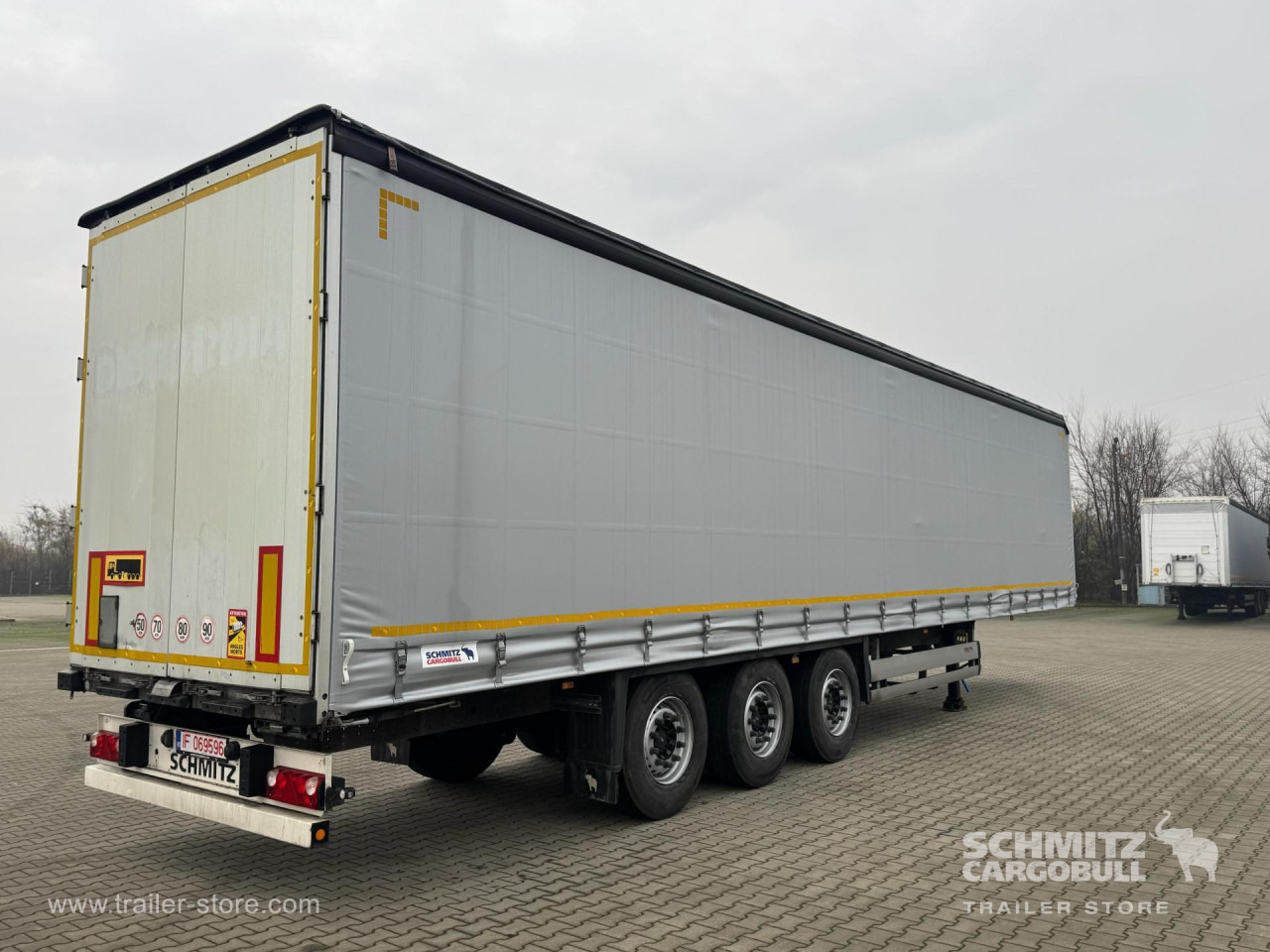 SCHMITZ Curtainsider Standard - Ponyvás félpótkocsi: 5 kép. SCHMITZ Curtainsider Standard - Ponyvás félpótkocsi: 5 kép.