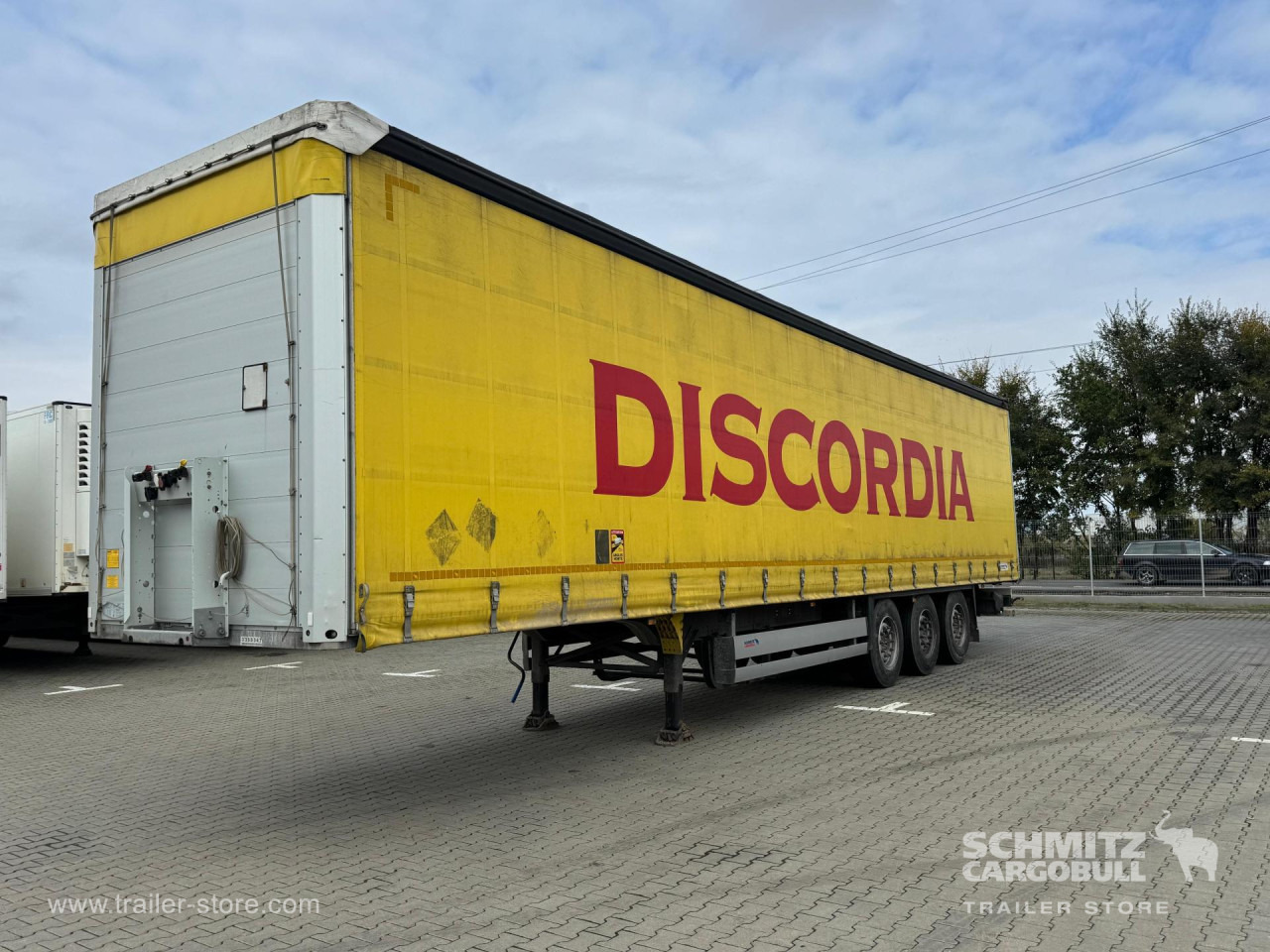 SCHMITZ Curtainsider Standard - Ponyvás félpótkocsi: 4 kép. SCHMITZ Curtainsider Standard - Ponyvás félpótkocsi: 4 kép.