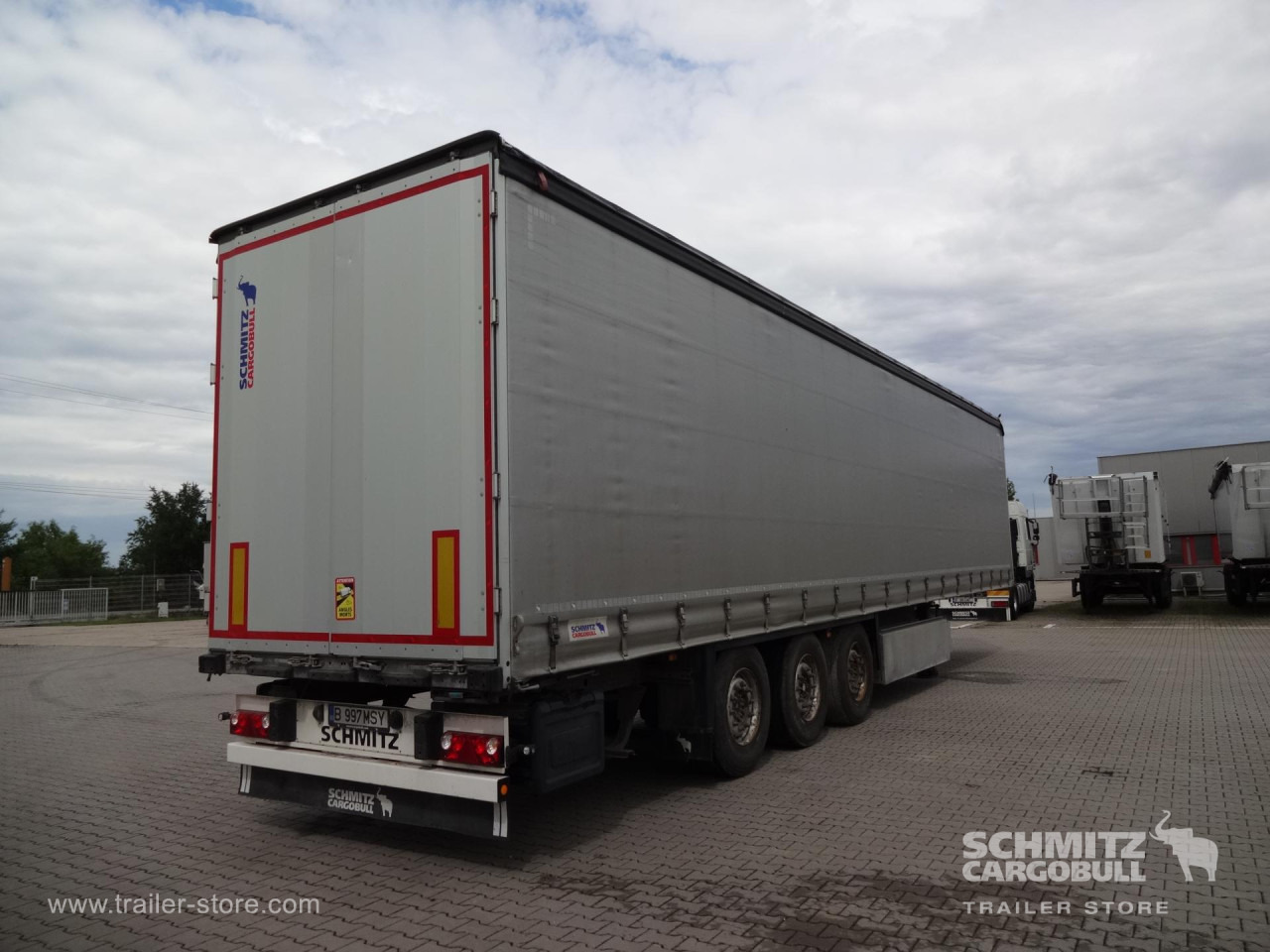 SCHMITZ Curtainsider Standard - Ponyvás félpótkocsi: 1 kép. SCHMITZ Curtainsider Standard - Ponyvás félpótkocsi: 1 kép.
