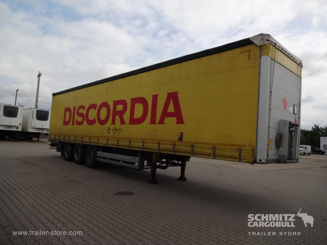 SCHMITZ Curtainsider Standard - Ponyvás félpótkocsi: 4 kép. SCHMITZ Curtainsider Standard - Ponyvás félpótkocsi: 4 kép.