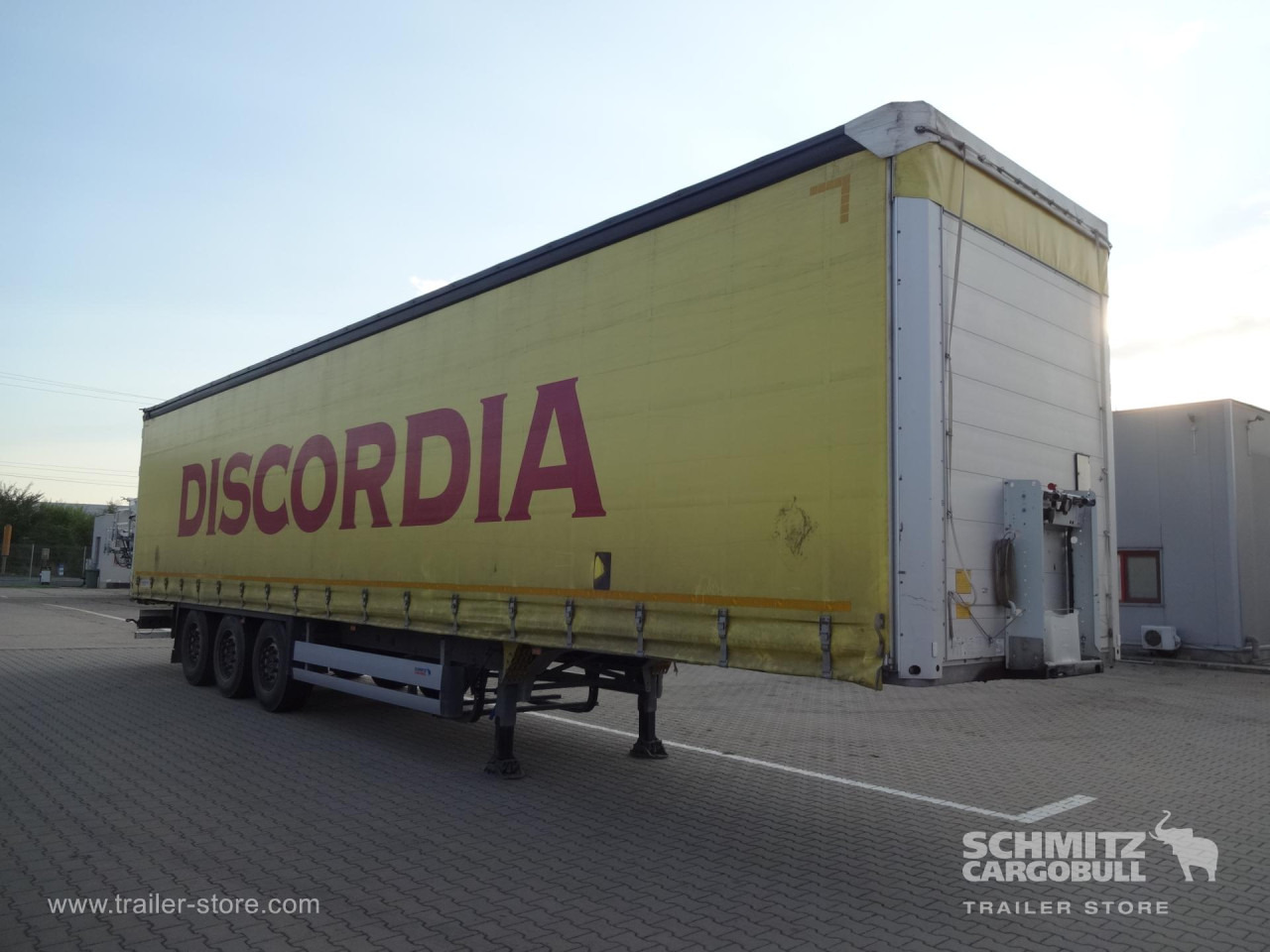 SCHMITZ Curtainsider Standard - Ponyvás félpótkocsi: 4 kép. SCHMITZ Curtainsider Standard - Ponyvás félpótkocsi: 4 kép.