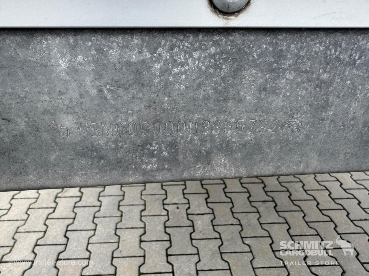 SCHMITZ Curtainsider Standard - Ponyvás félpótkocsi: 3 kép. SCHMITZ Curtainsider Standard - Ponyvás félpótkocsi: 3 kép.