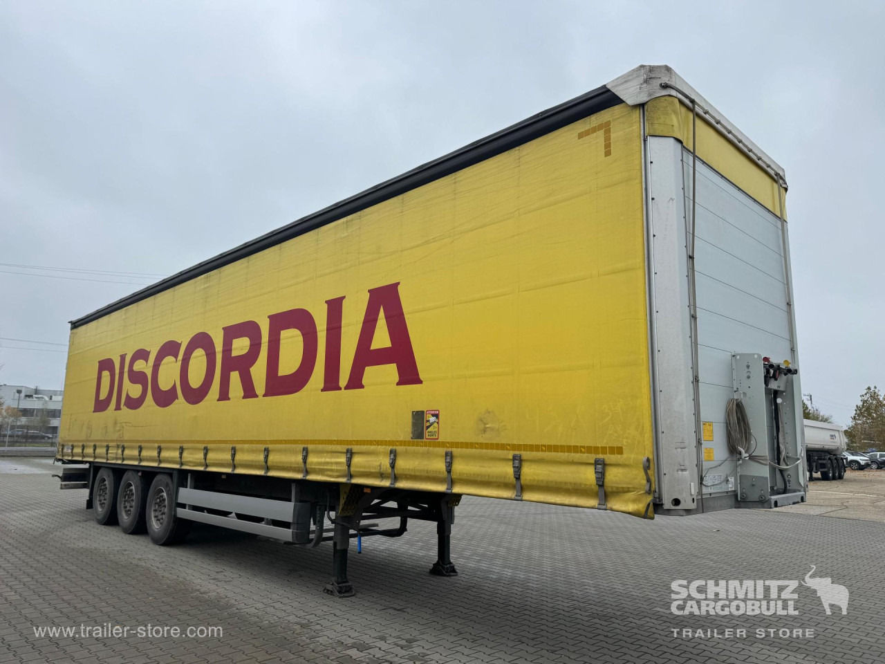 SCHMITZ Curtainsider Standard - Ponyvás félpótkocsi: 4 kép. SCHMITZ Curtainsider Standard - Ponyvás félpótkocsi: 4 kép.