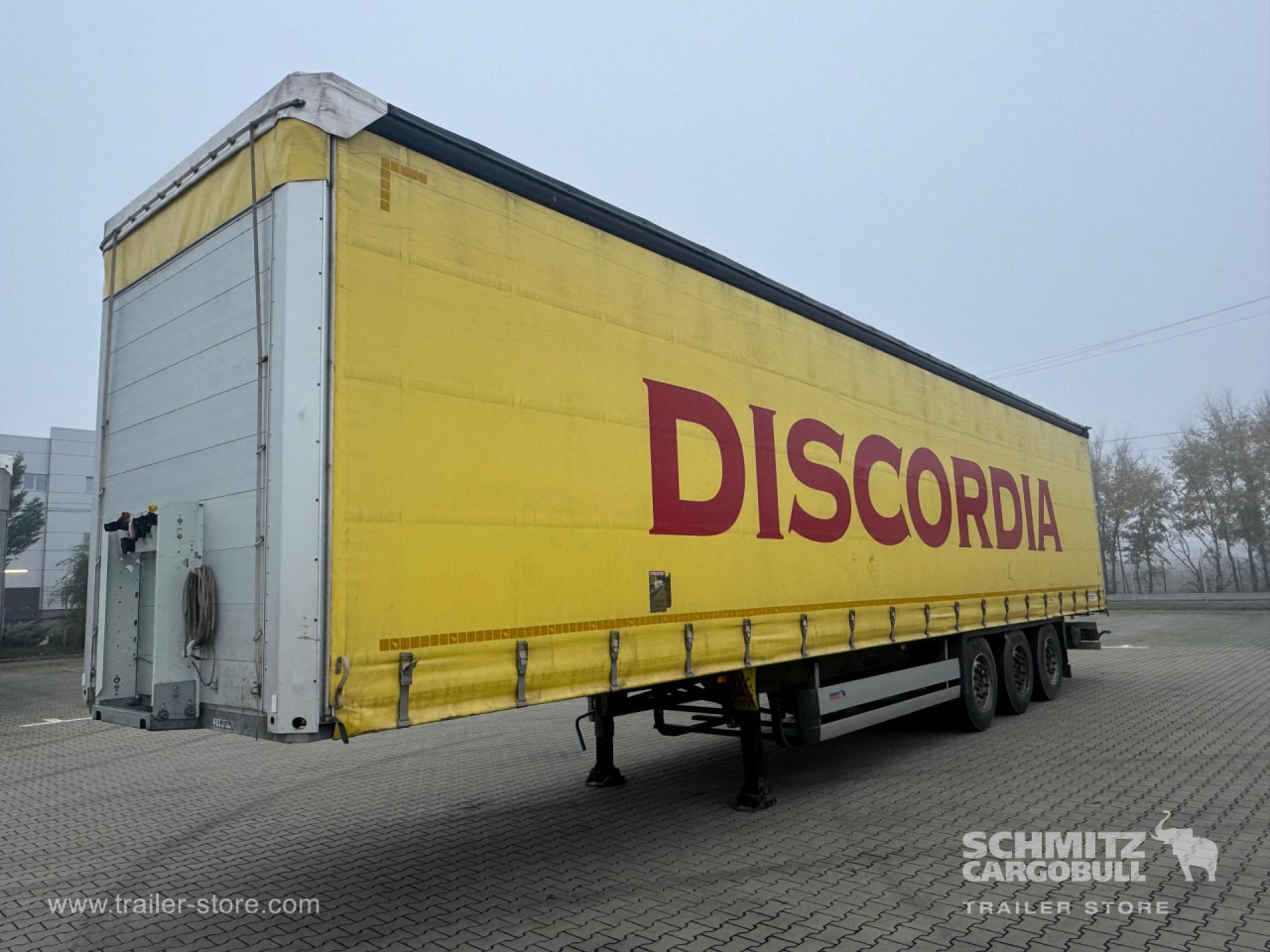 SCHMITZ Curtainsider Standard - Ponyvás félpótkocsi: 4 kép. SCHMITZ Curtainsider Standard - Ponyvás félpótkocsi: 4 kép.