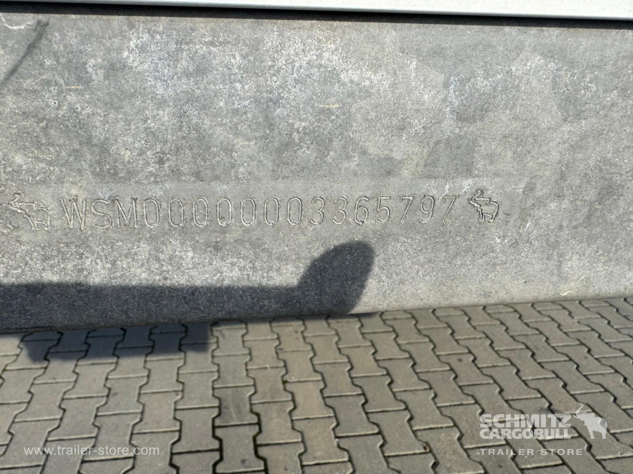 SCHMITZ Curtainsider Standard - Ponyvás félpótkocsi: 3 kép. SCHMITZ Curtainsider Standard - Ponyvás félpótkocsi: 3 kép.