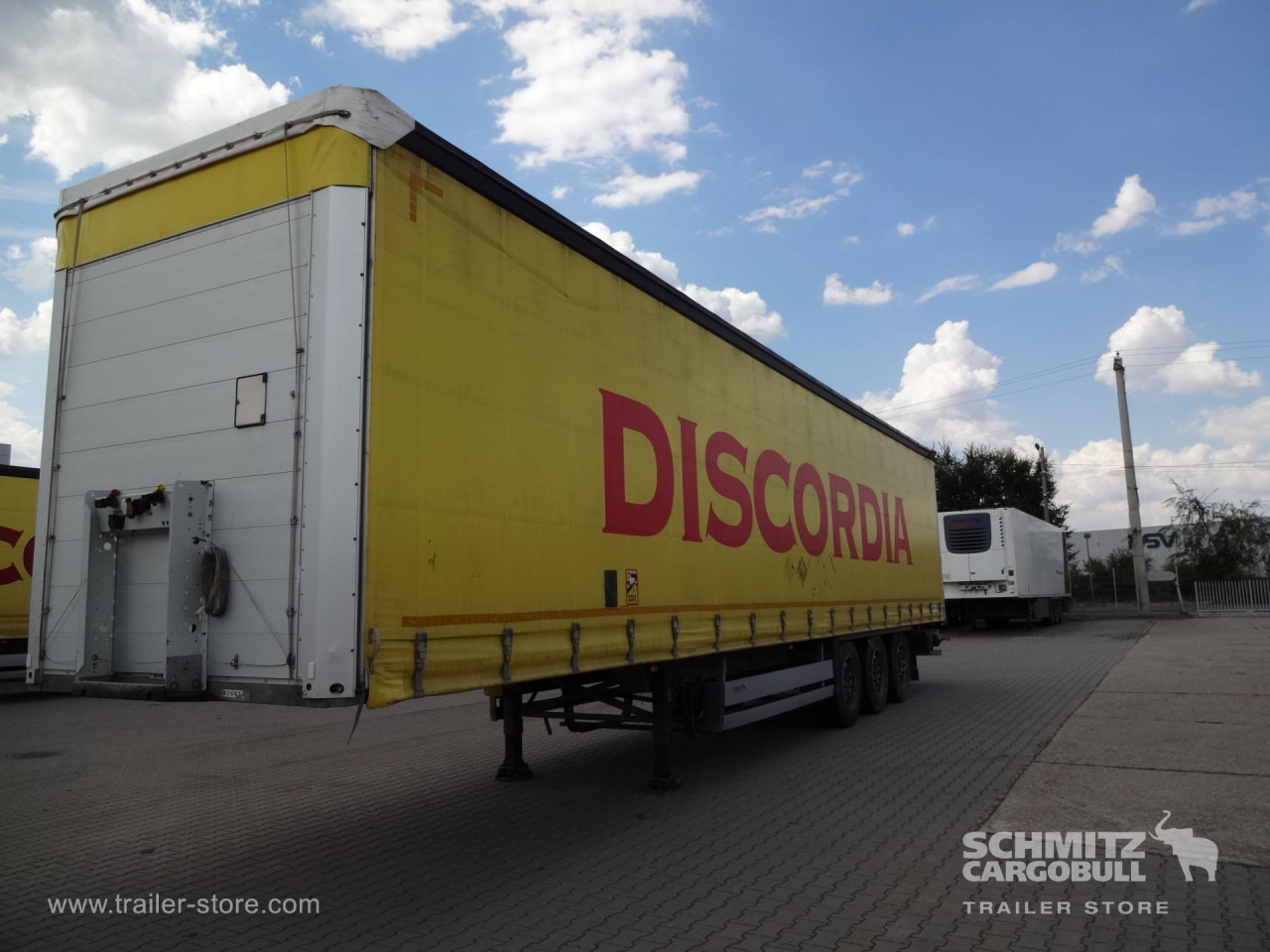SCHMITZ Curtainsider Standard - Ponyvás félpótkocsi: 3 kép. SCHMITZ Curtainsider Standard - Ponyvás félpótkocsi: 3 kép.