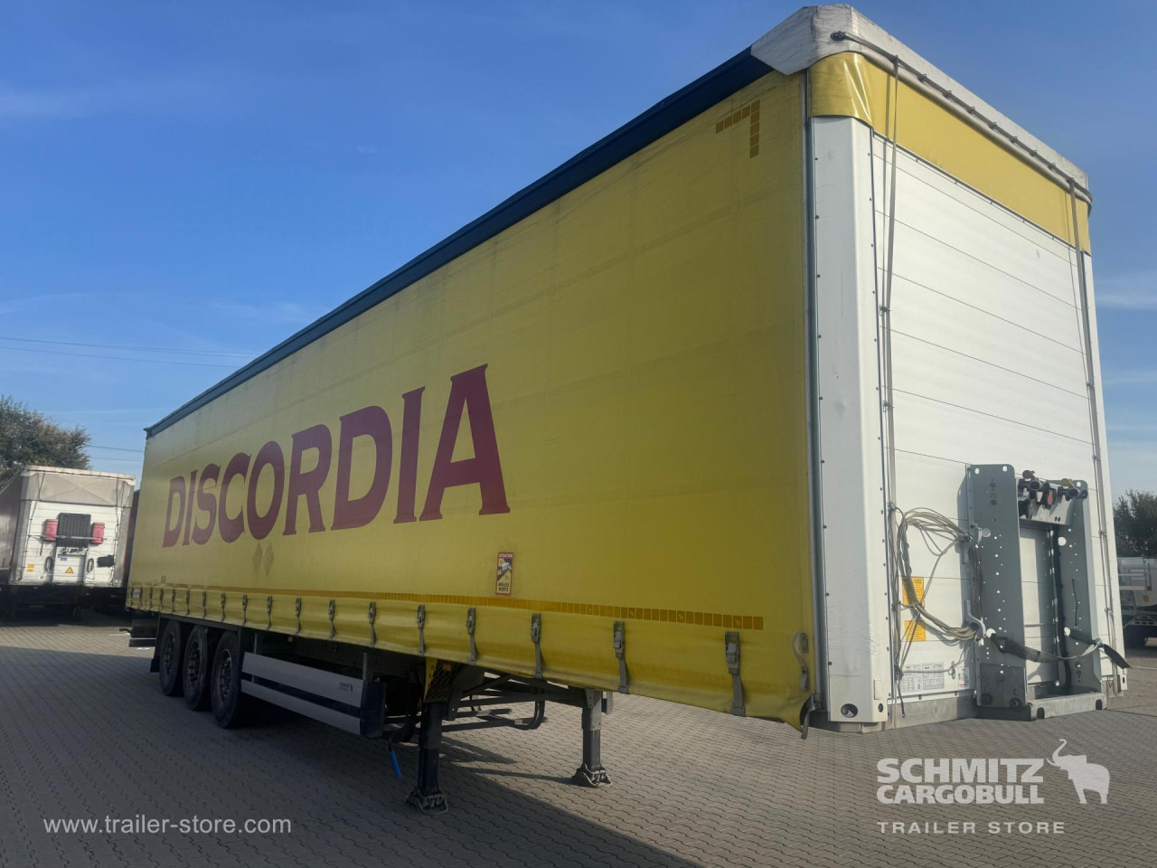 SCHMITZ Curtainsider Standard - Ponyvás félpótkocsi: 4 kép. SCHMITZ Curtainsider Standard - Ponyvás félpótkocsi: 4 kép.