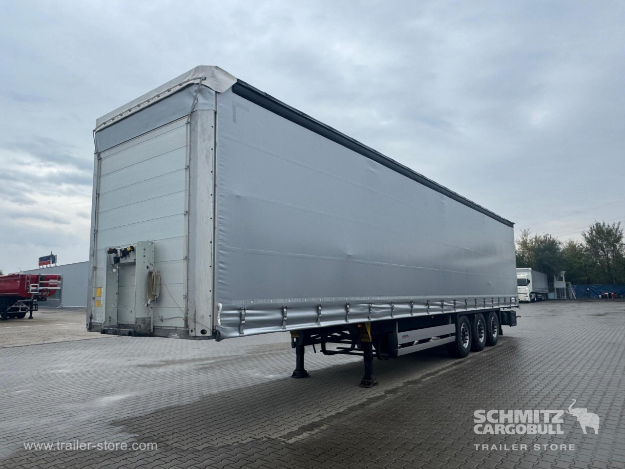 SCHMITZ Curtainsider Standard - Ponyvás félpótkocsi: 4 kép. SCHMITZ Curtainsider Standard - Ponyvás félpótkocsi: 4 kép.