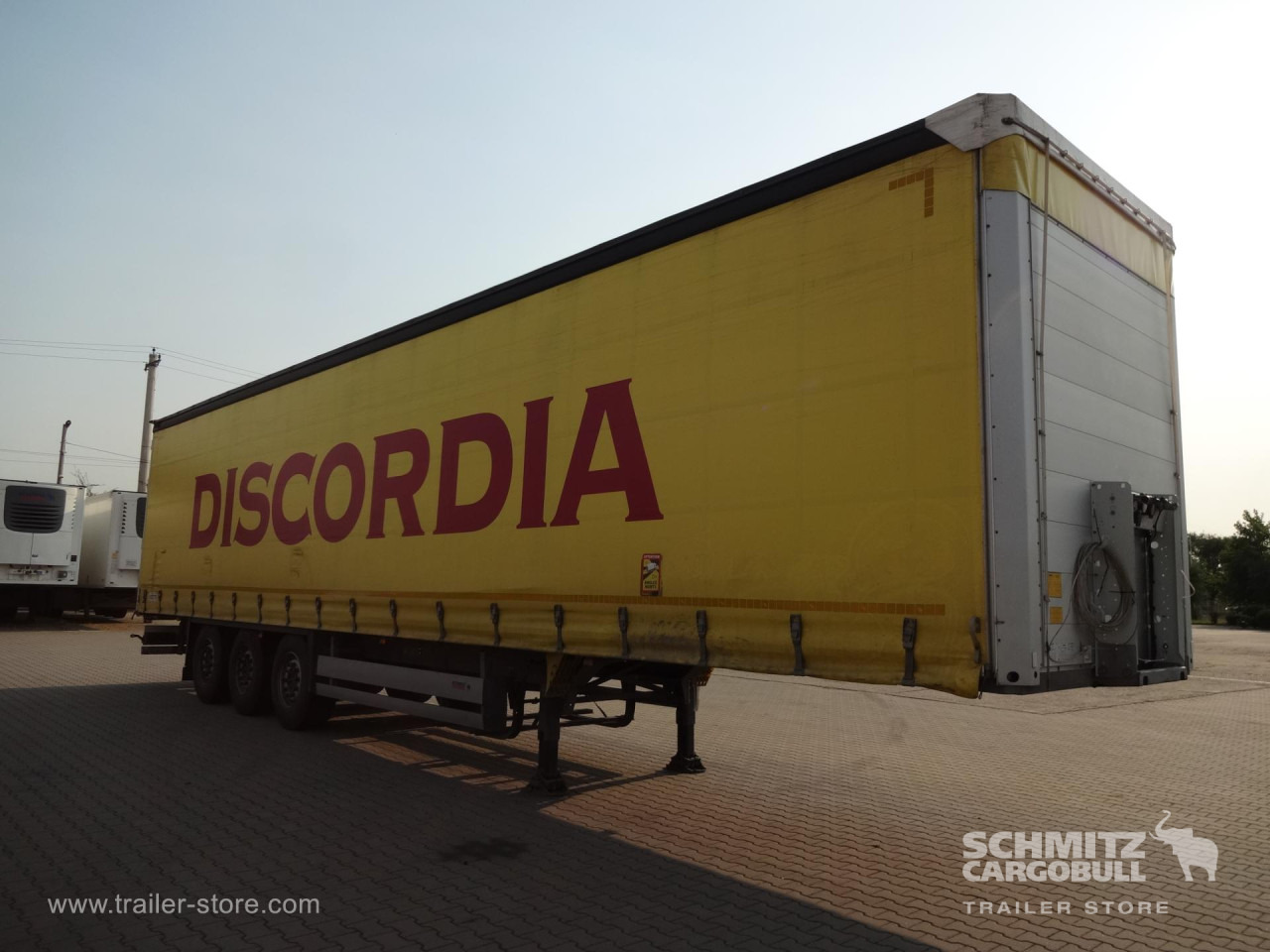 SCHMITZ Curtainsider Standard - Ponyvás félpótkocsi: 4 kép. SCHMITZ Curtainsider Standard - Ponyvás félpótkocsi: 4 kép.