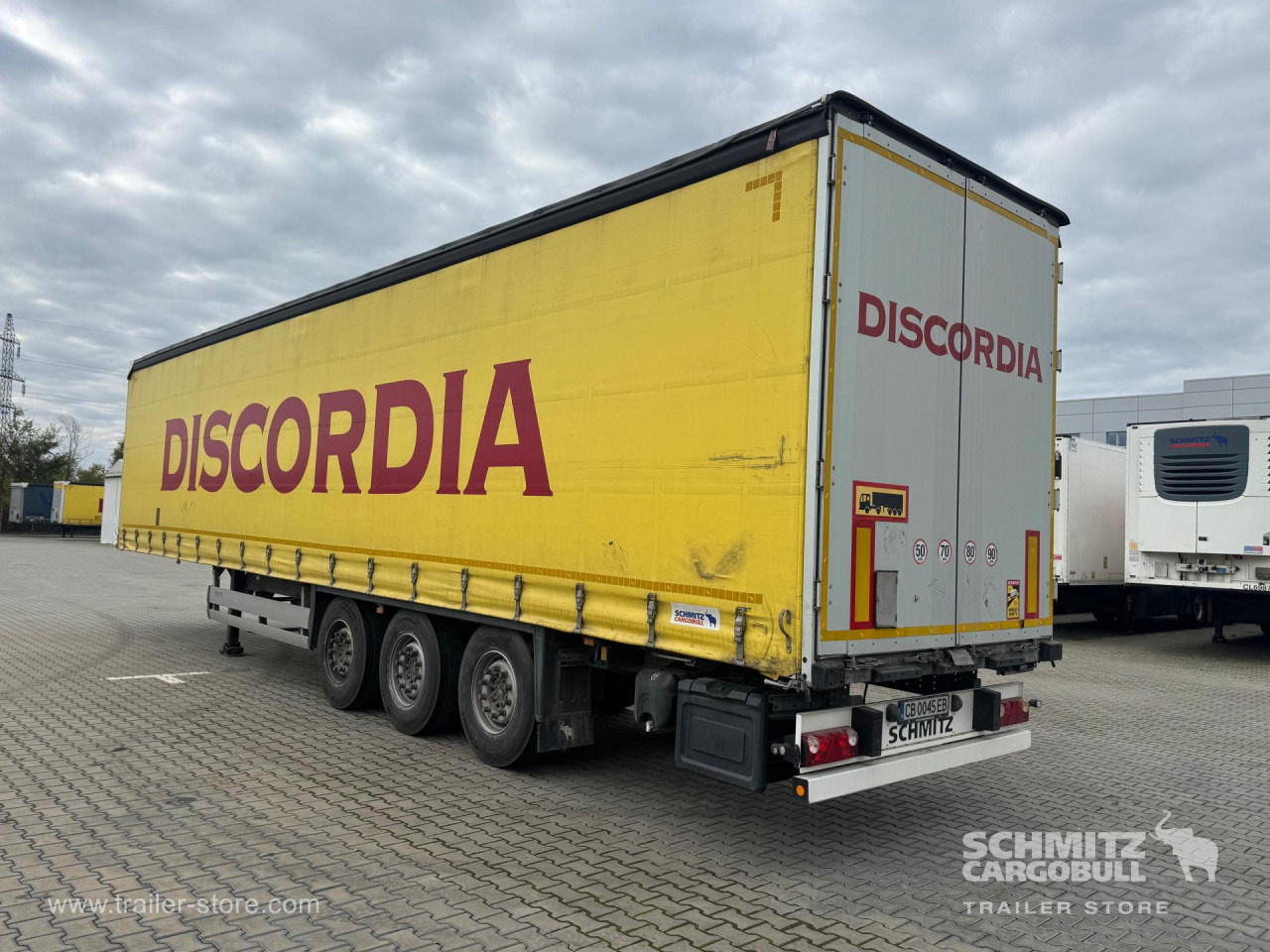 SCHMITZ Curtainsider Standard - Ponyvás félpótkocsi: 5 kép. SCHMITZ Curtainsider Standard - Ponyvás félpótkocsi: 5 kép.