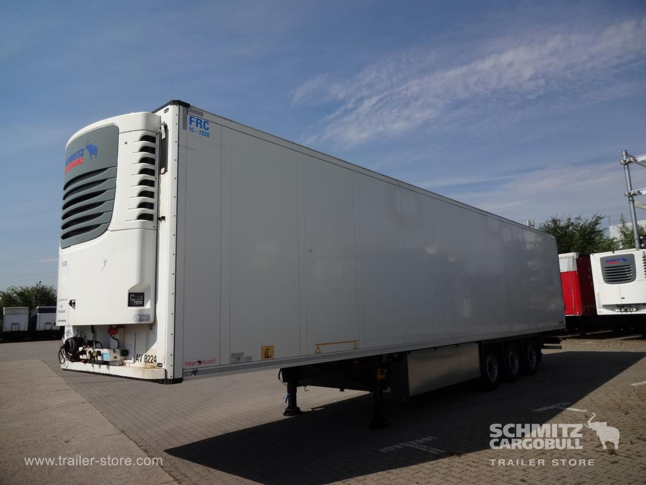 SCHMITZ Reefer Standard - Félpótkocsi hőszigetelt: 1 kép. SCHMITZ Reefer Standard - Félpótkocsi hőszigetelt: 1 kép.