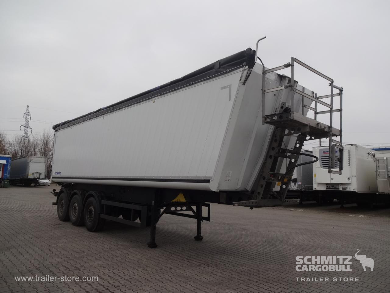 SCHMITZ Tipper Alu-square sided body 52m³ - Félpótkocsi billenőplatós: 5 kép. SCHMITZ Tipper Alu-square sided body 52m³ - Félpótkocsi billenőplatós: 5 kép.