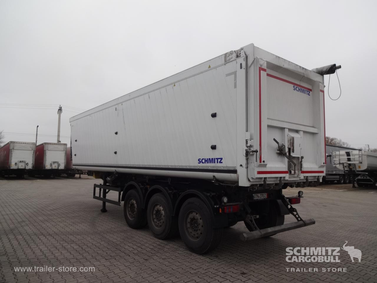 SCHMITZ Tipper Alu-square sided body 52m³ - Félpótkocsi billenőplatós: 2 kép. SCHMITZ Tipper Alu-square sided body 52m³ - Félpótkocsi billenőplatós: 2 kép.