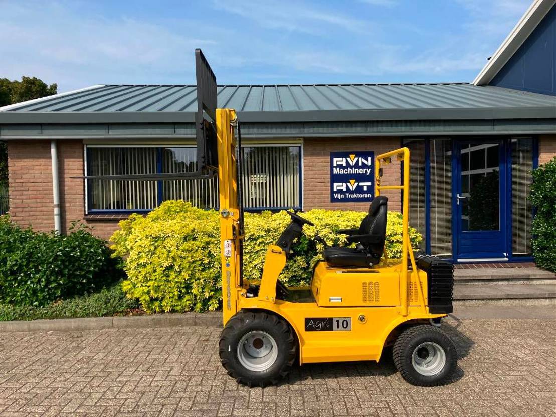 Eurotrac AGRI 10 - Villás targonca: 3 kép. Eurotrac AGRI 10 - Villás targonca: 3 kép.