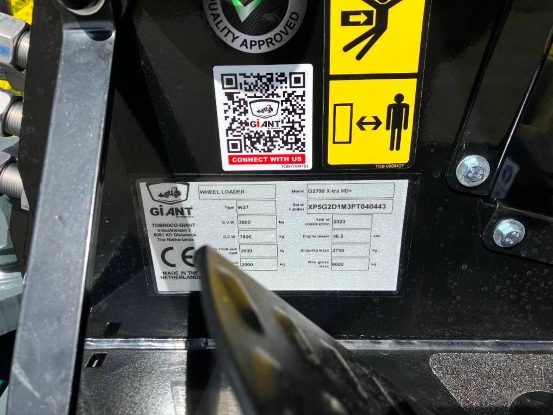 Új Gumikerekes homlokrakodó Giant G 2700 X-tra HD +: 10 kép. Új Gumikerekes homlokrakodó Giant G 2700 X-tra HD +: 10 kép.