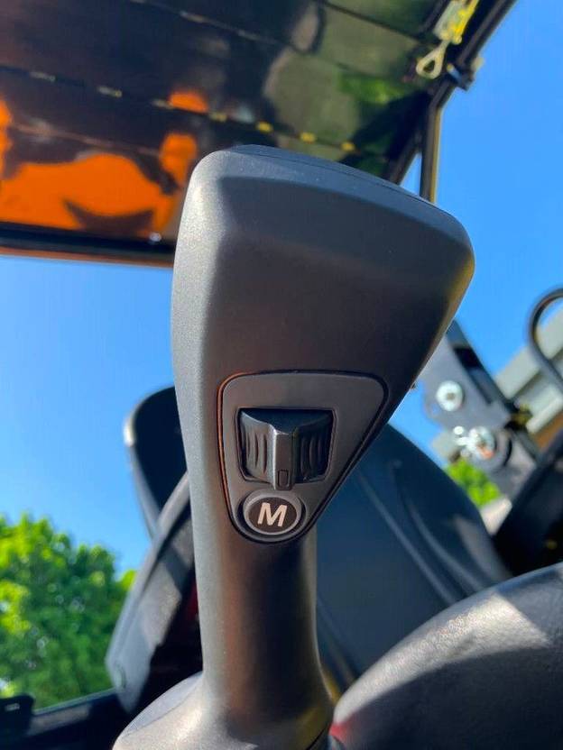 Új Gumikerekes homlokrakodó Giant G 2700 X-tra HD +: 16 kép. Új Gumikerekes homlokrakodó Giant G 2700 X-tra HD +: 16 kép.