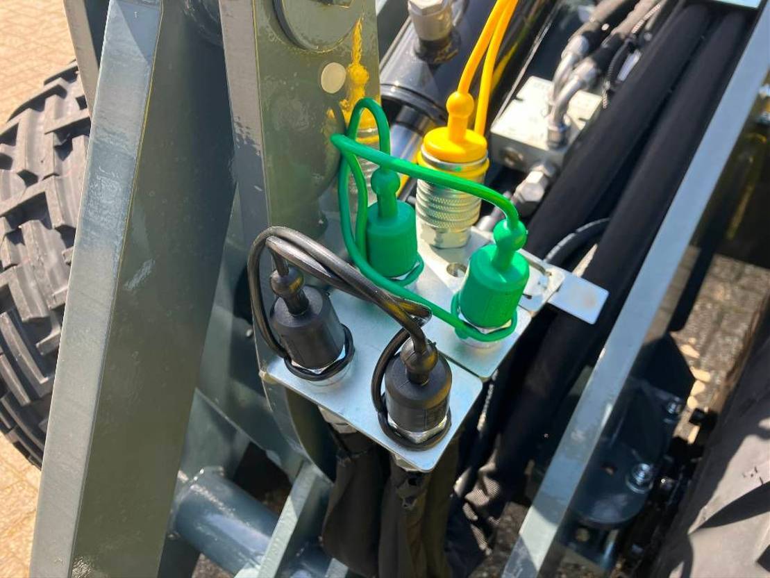 Új Gumikerekes homlokrakodó Giant G 2700 X-tra HD +: 24 kép. Új Gumikerekes homlokrakodó Giant G 2700 X-tra HD +: 24 kép.