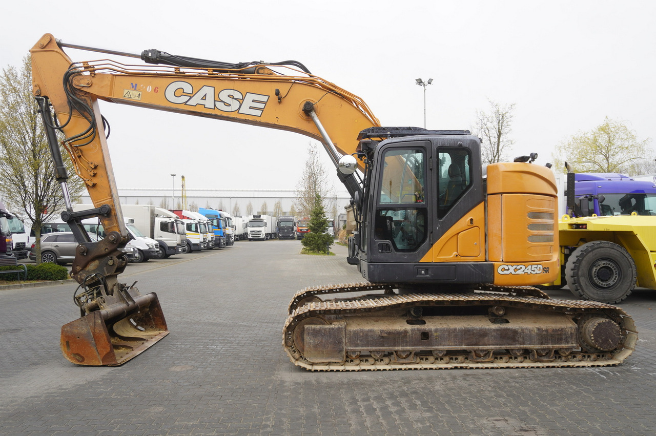 CASE CX245D SR track excavator - Lánctalpas kotró: 1 kép. CASE CX245D SR track excavator - Lánctalpas kotró: 1 kép.