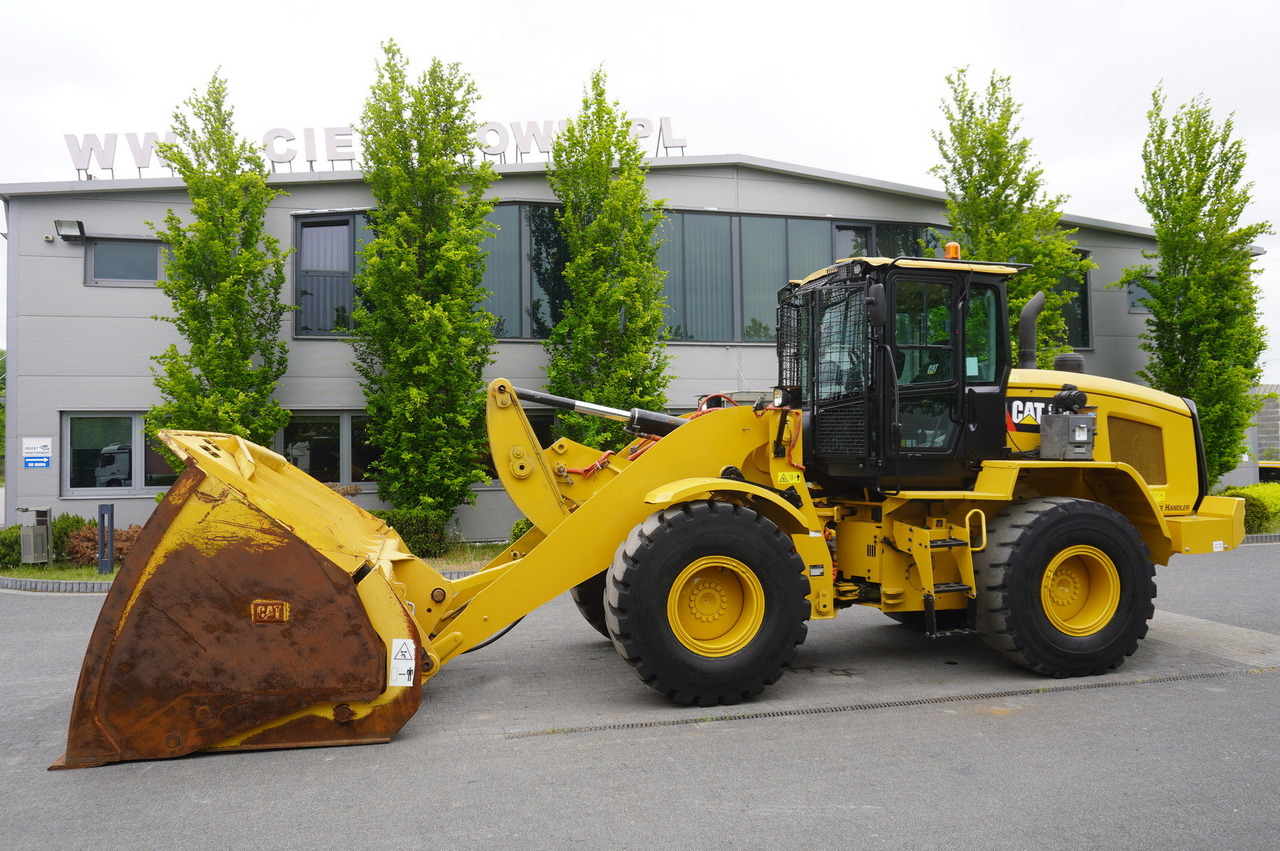 CATERPILLAR 930M Wheel Loader / 2020 / 8000 MTH / Joystick / Long reach - Gumikerekes homlokrakodó: 3 kép. CATERPILLAR 930M Wheel Loader / 2020 / 8000 MTH / Joystick / Long reach - Gumikerekes homlokrakodó: 3 kép.