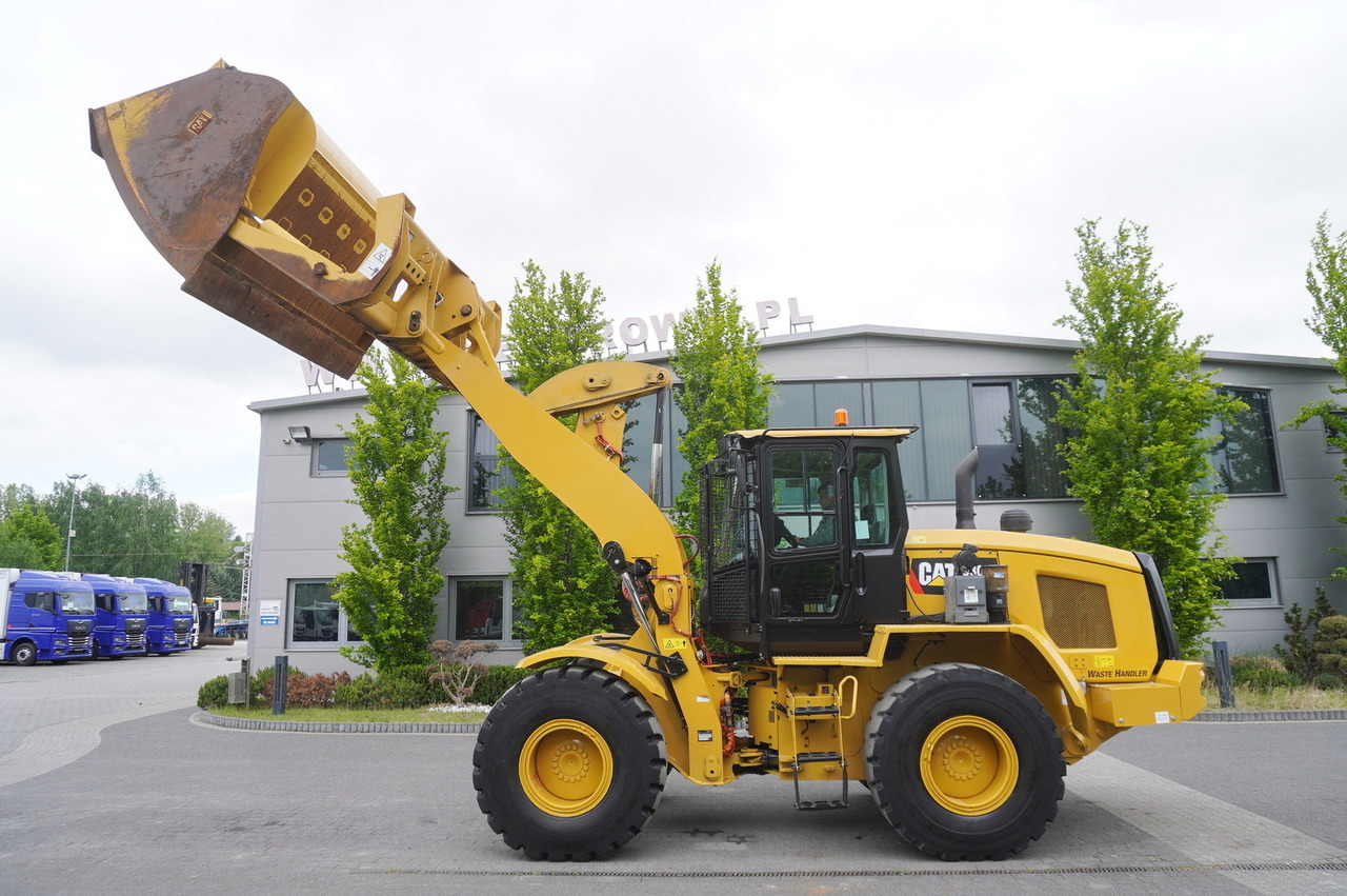 CATERPILLAR 930M Wheel Loader / 2020 / 8000 MTH / Joystick / Long reach - Gumikerekes homlokrakodó: 1 kép. CATERPILLAR 930M Wheel Loader / 2020 / 8000 MTH / Joystick / Long reach - Gumikerekes homlokrakodó: 1 kép.