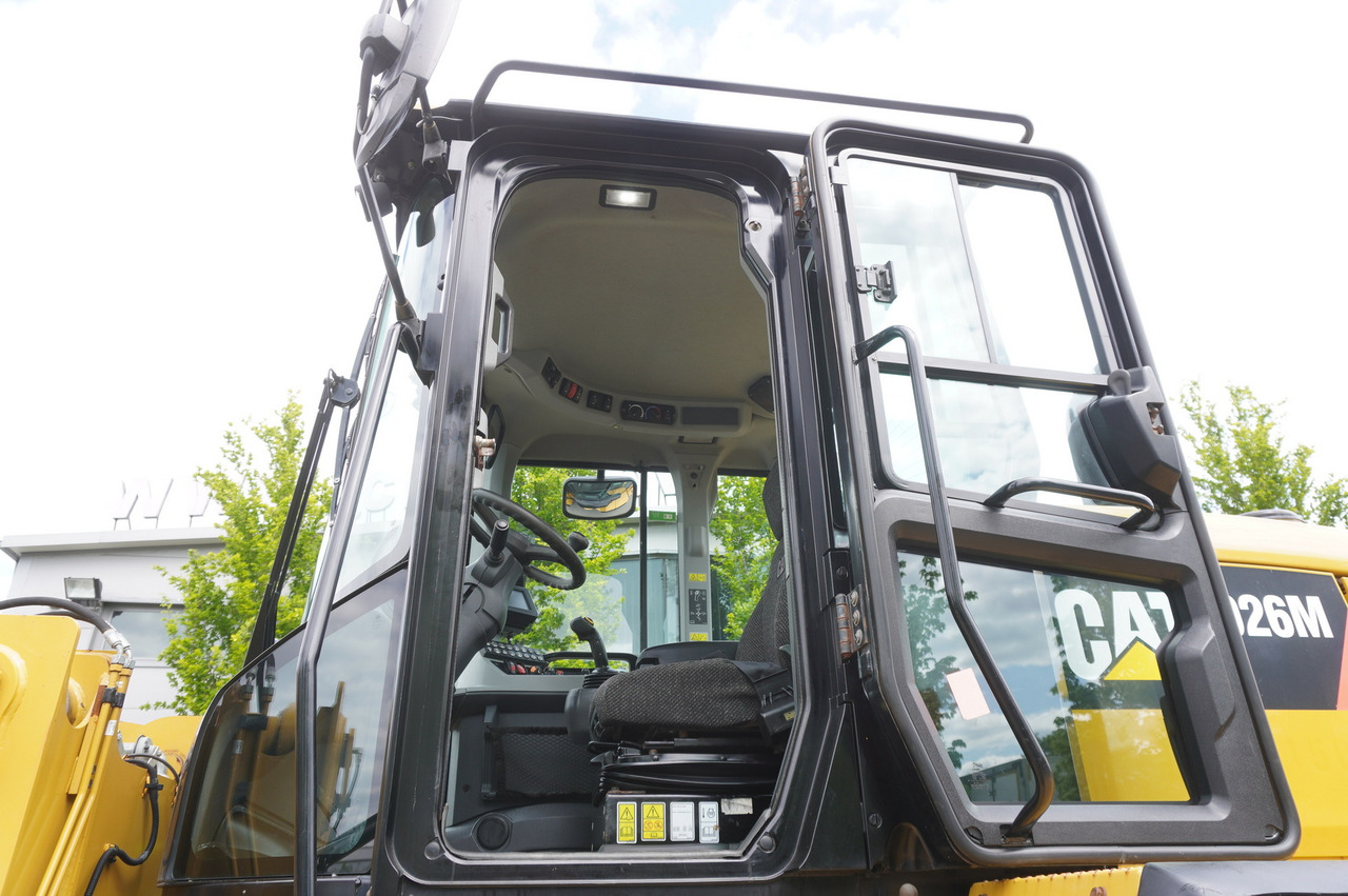 Gumikerekes homlokrakodó CATERPILLAR 930M Wheel Loader / 4500 MTH / Joystick: 18 kép.
