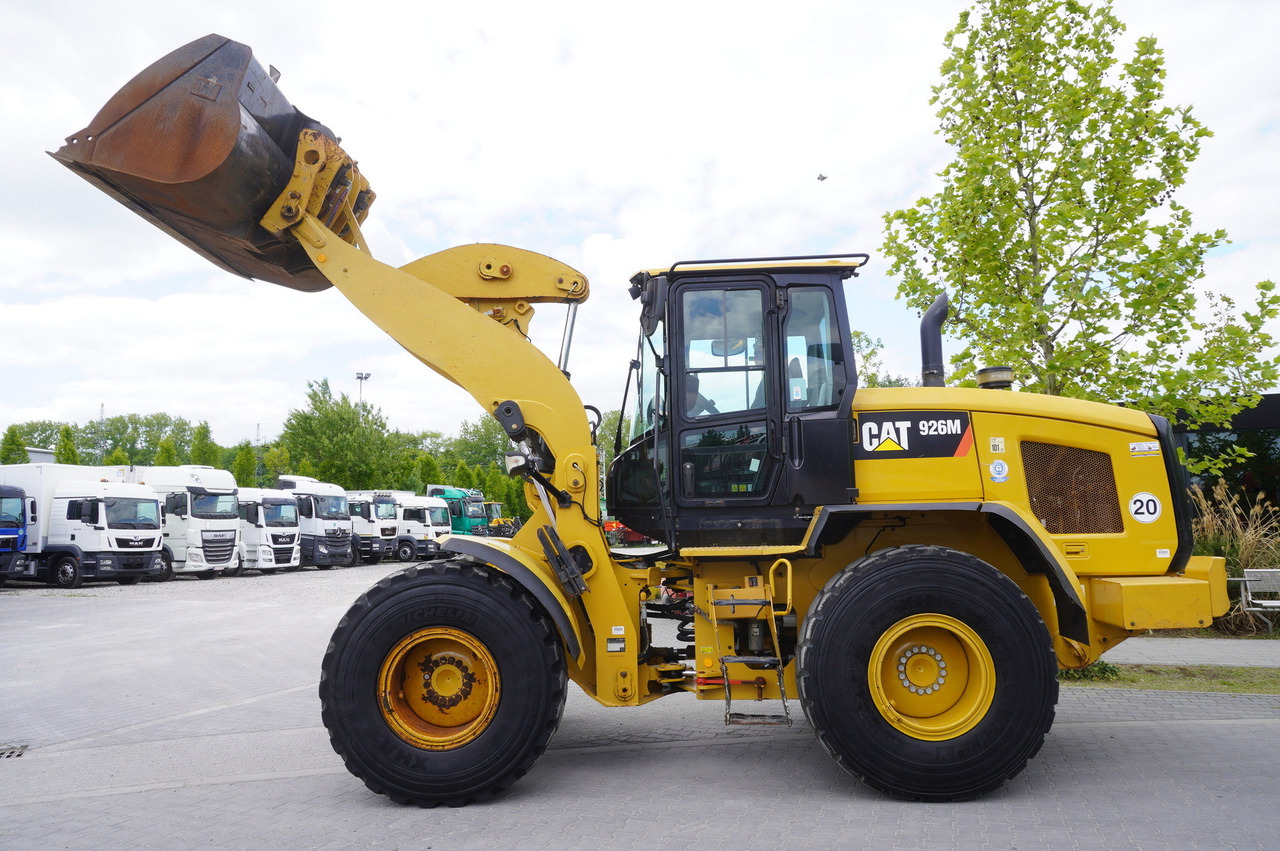 CATERPILLAR 930M Wheel Loader / 4500 MTH / Joystick - Gumikerekes homlokrakodó: 1 kép. CATERPILLAR 930M Wheel Loader / 4500 MTH / Joystick - Gumikerekes homlokrakodó: 1 kép.