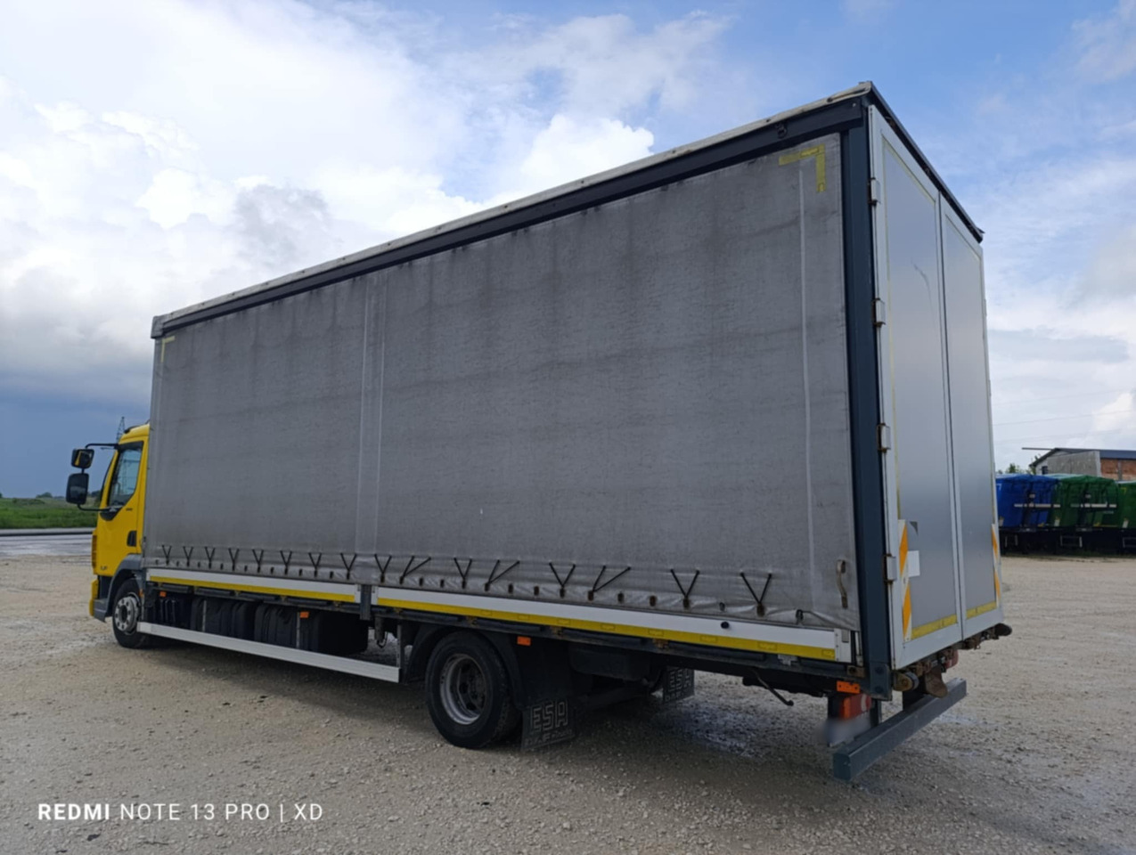 DAF LF 260 / Curtainsider 18 EPAL / sleeper cab - Ponyvás teherautó: 5 kép. DAF LF 260 / Curtainsider 18 EPAL / sleeper cab - Ponyvás teherautó: 5 kép.