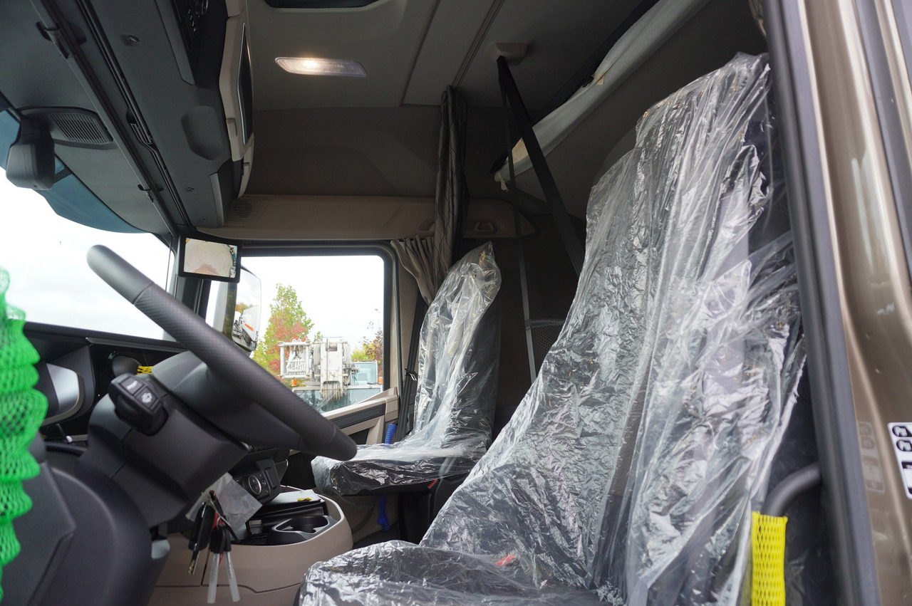 DAF NEW XG 480 6×2 / 2025 / KRONE 20 EPAL Doppelstock Refrigerator / Thermoking T-1000R / No mileage / steered axle - Hűtős teherautó: 2 kép. DAF NEW XG 480 6×2 / 2025 / KRONE 20 EPAL Doppelstock Refrigerator / Thermoking T-1000R / No mileage / steered axle - Hűtős teherautó: 2 kép.