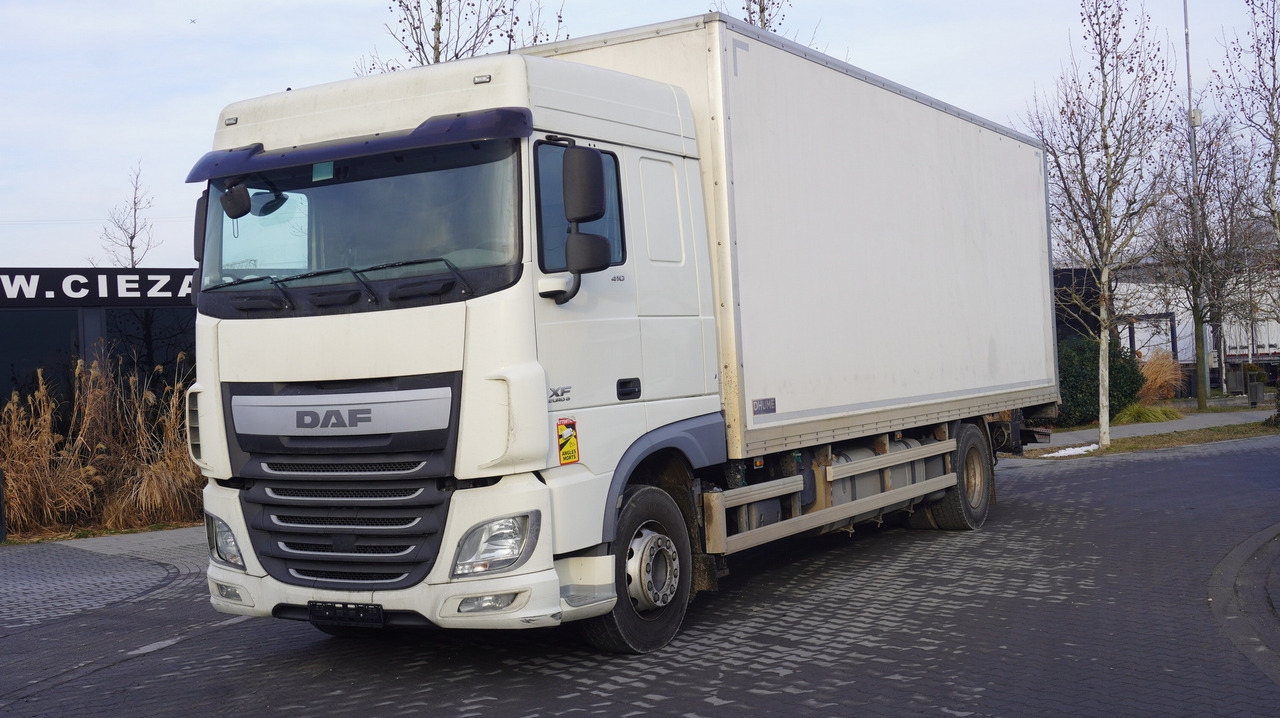 DAF XF 410 EURO 6 /410 HP / 20 EPAL / Dhollandia lift 1500 kg - Dobozos felépítményű teherautó: 2 kép. DAF XF 410 EURO 6 /410 HP / 20 EPAL / Dhollandia lift 1500 kg - Dobozos felépítményű teherautó: 2 kép.